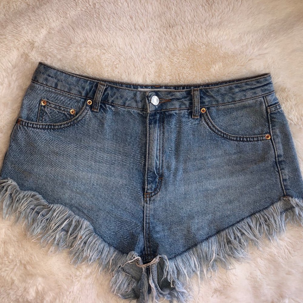 Topshop Kiri cut-off denim shorts